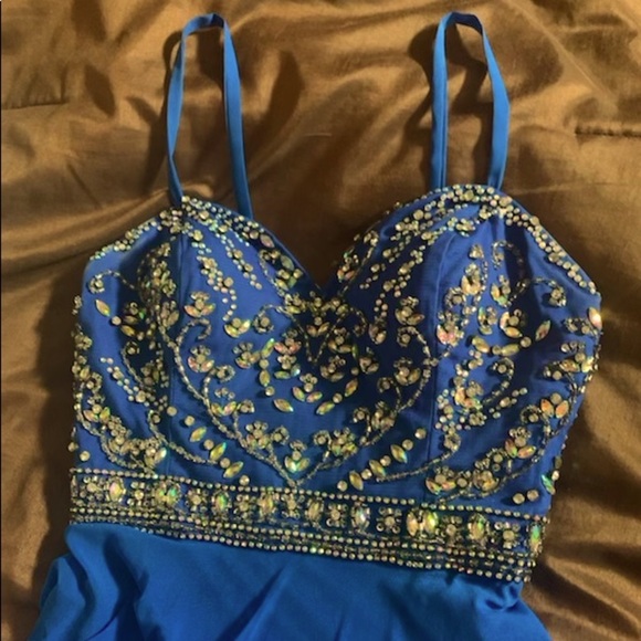 De’amore Boutique Tiffany Grad Dress (Originally Strapless) - Picture 4 of 8